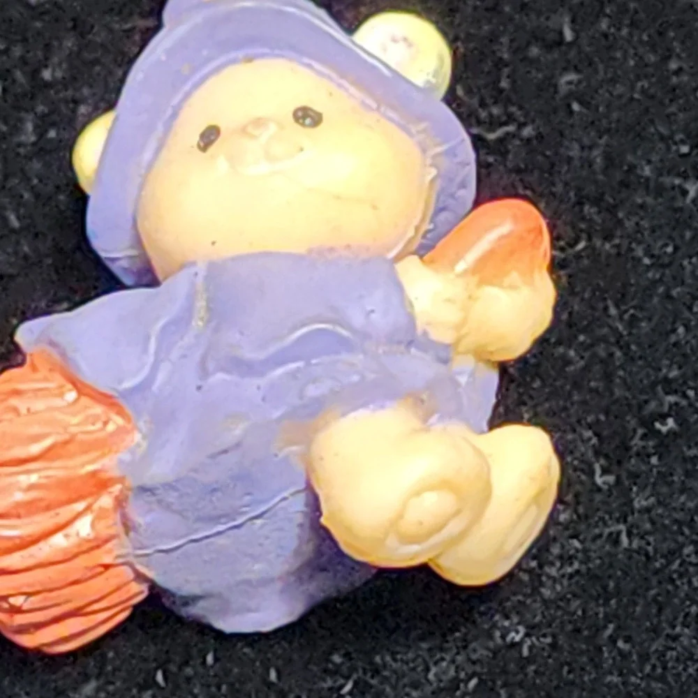 Vintage Russ Berrie Halloween Witch Teddy Bear Dangle Earrings Purple Gold Tone